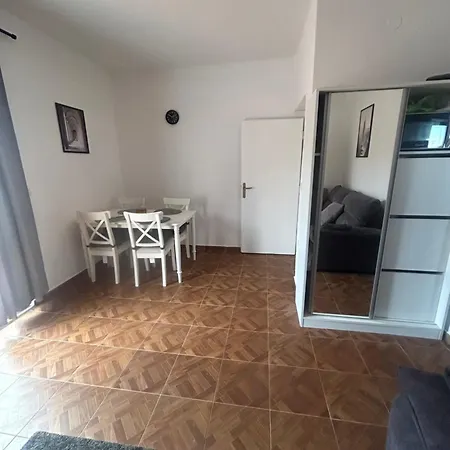 Chiara شقة Mrljane