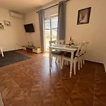 Chiara Apartment Mrljane