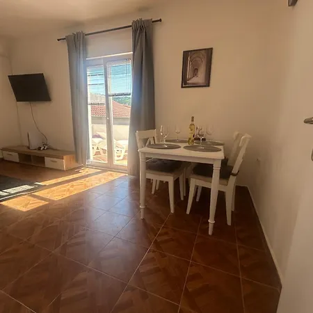 Chiara Apartment Mrljane