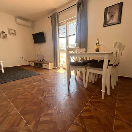 Chiara Apartment *